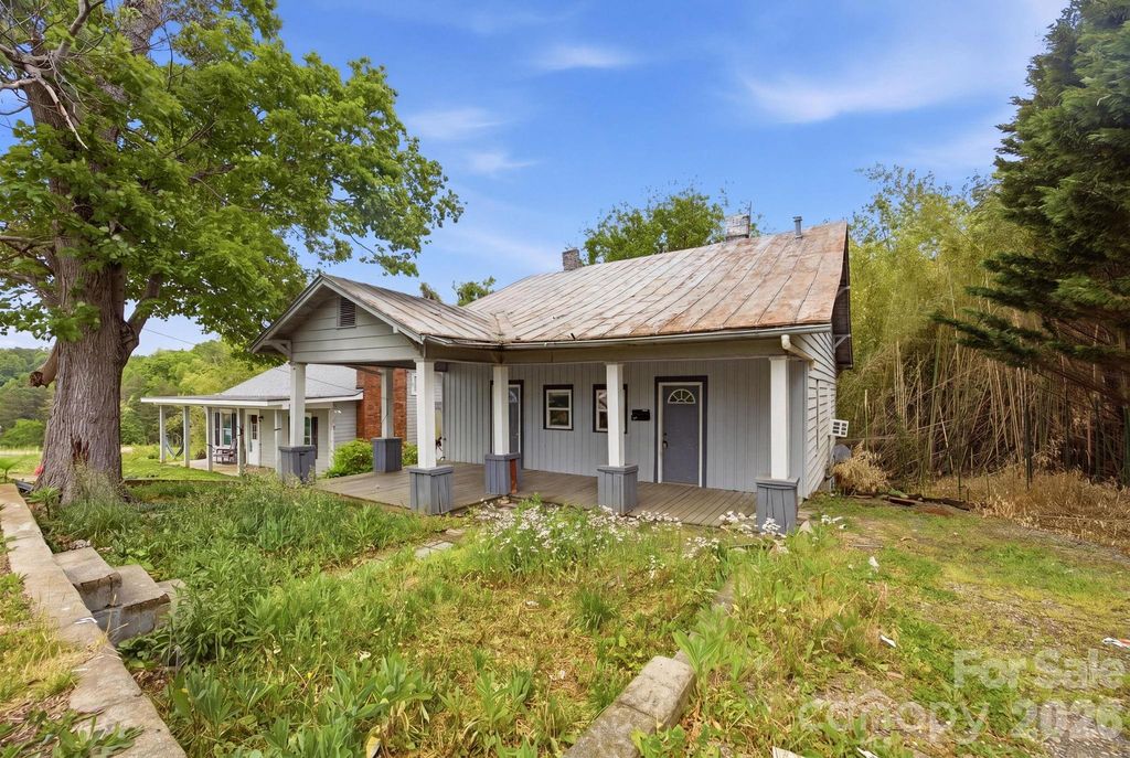 712 Conley Place NW, Lenoir, NC 28645