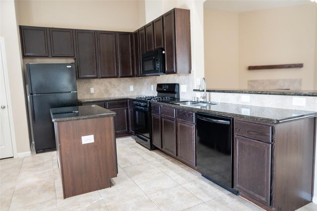 18811 Lantern Cove Lane, Tomball, TX 77375