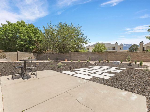 1583 W HEATHER DOWNS CIR, South Jordan, UT 84095