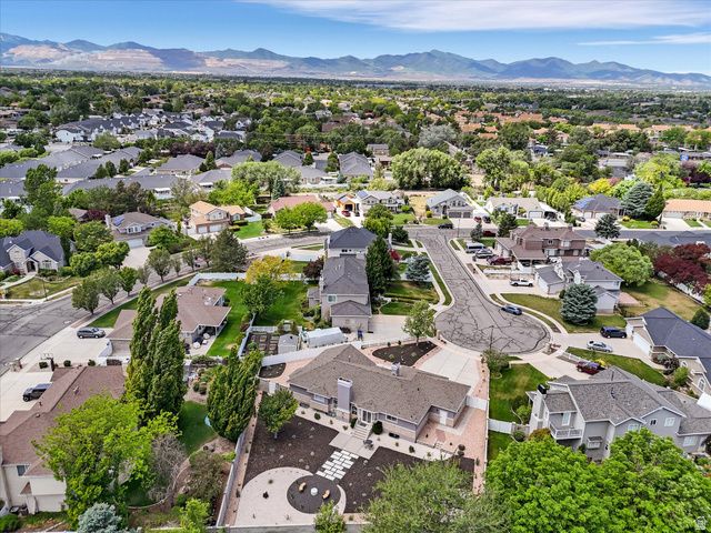 1583 W HEATHER DOWNS CIR, South Jordan, UT 84095