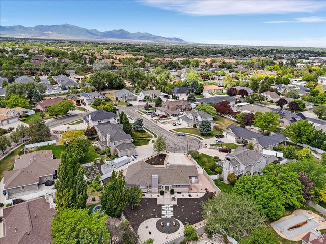 1583 W HEATHER DOWNS CIR, South Jordan, UT 84095