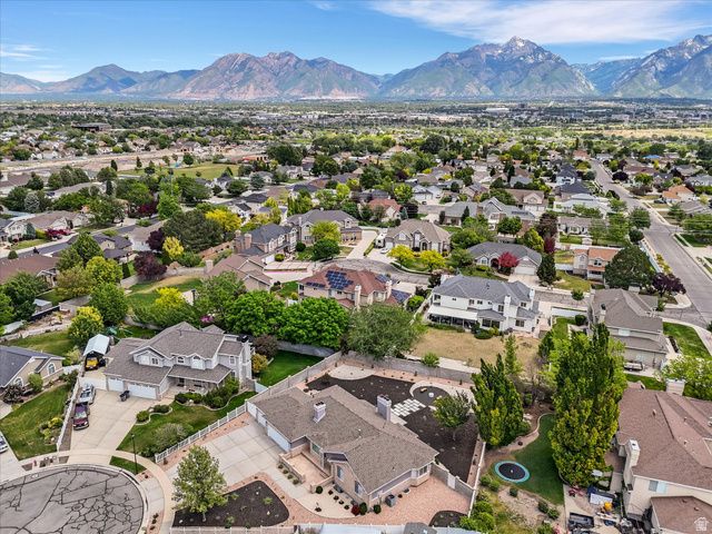 1583 W HEATHER DOWNS CIR, South Jordan, UT 84095