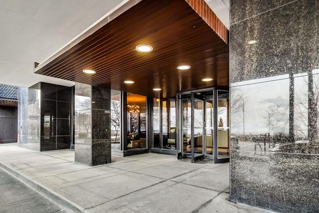 1440 N Lake Shore Drive 5D, Chicago, IL 60610