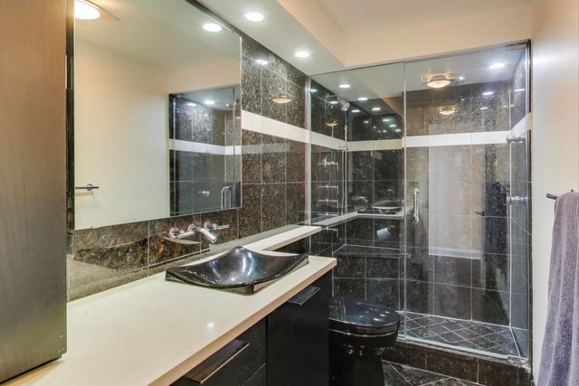 1440 N Lake Shore Drive 5D, Chicago, IL 60610