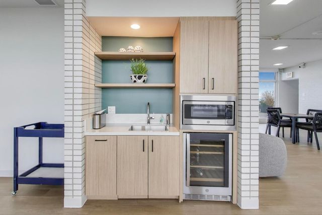 1440 N Lake Shore Drive 5D, Chicago, IL 60610