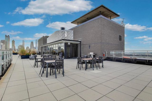 1440 N Lake Shore Drive 5D, Chicago, IL 60610