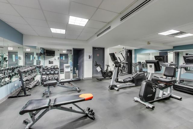 1440 N Lake Shore Drive 5D, Chicago, IL 60610