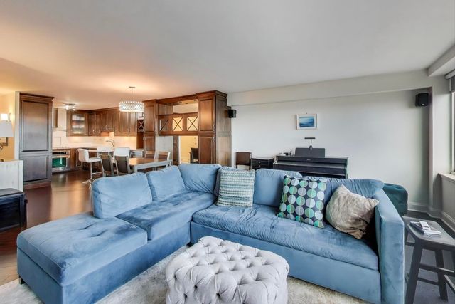 1440 N Lake Shore Drive 5D, Chicago, IL 60610