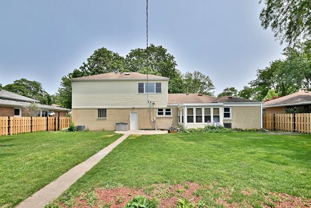 8318 Kilbourn Avenue, Skokie, IL 60076