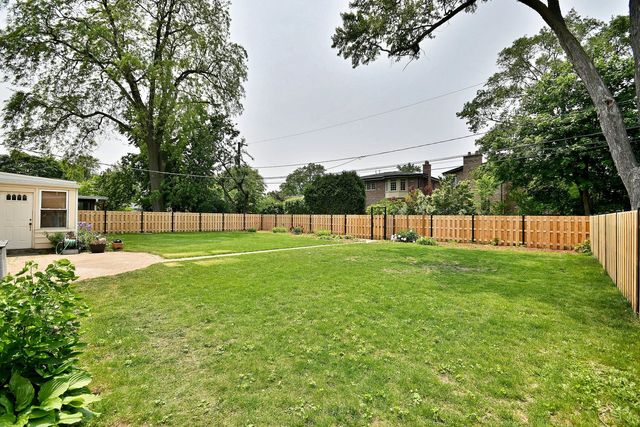 8318 Kilbourn Avenue, Skokie, IL 60076