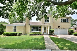 8318 Kilbourn Avenue, Skokie, IL 60076
