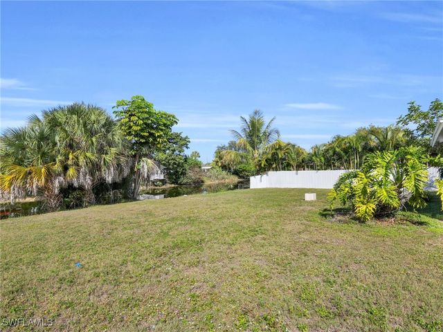 4991 18th CT SW, Naples, FL 34116