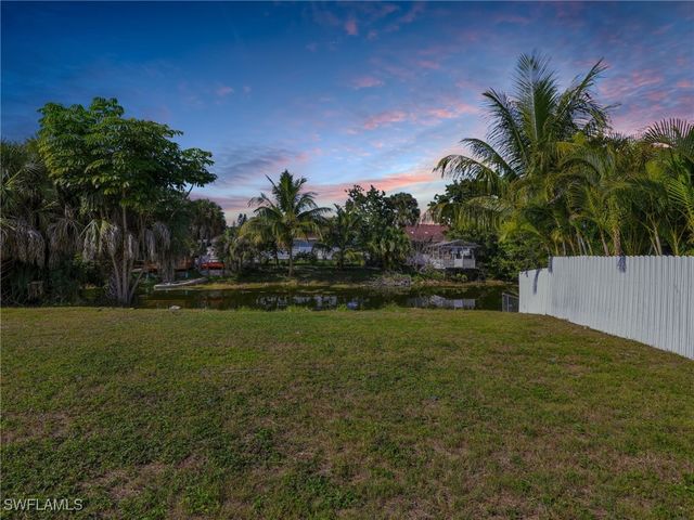 4991 18th CT SW, Naples, FL 34116