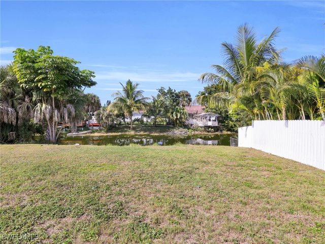 4991 18th CT SW, Naples, FL 34116