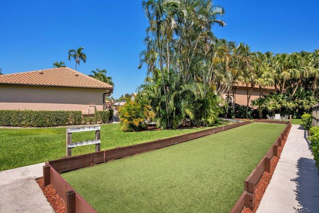 6797 Castlemaine Avenue, Boynton Beach, FL 33437