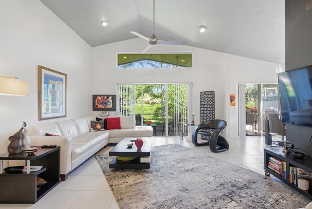 6797 Castlemaine Avenue, Boynton Beach, FL 33437