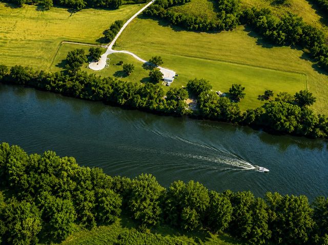 114 Lock Seven Ln, Carthage, TN 37030