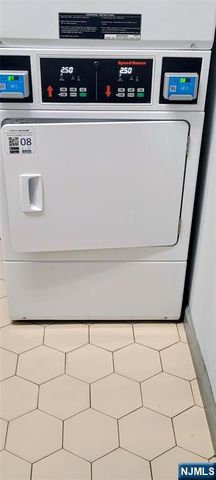 8915 Bergenwood Avenue 4, North Bergen, NJ 07047