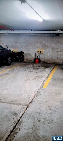 8915 Bergenwood Avenue 4, North Bergen, NJ 07047
