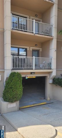 8915 Bergenwood Avenue 4, North Bergen, NJ 07047
