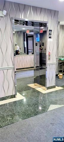 8915 Bergenwood Avenue 4, North Bergen, NJ 07047