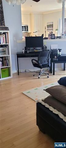8915 Bergenwood Avenue 4, North Bergen, NJ 07047