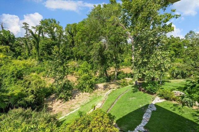 9 Pinehill Lane, Houston, TX 77019