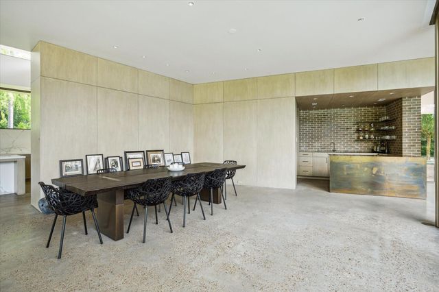 9 Pinehill Lane, Houston, TX 77019