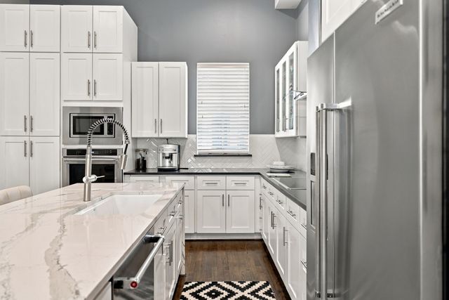 3816 Roseland Avenue D300, Dallas, TX 75204