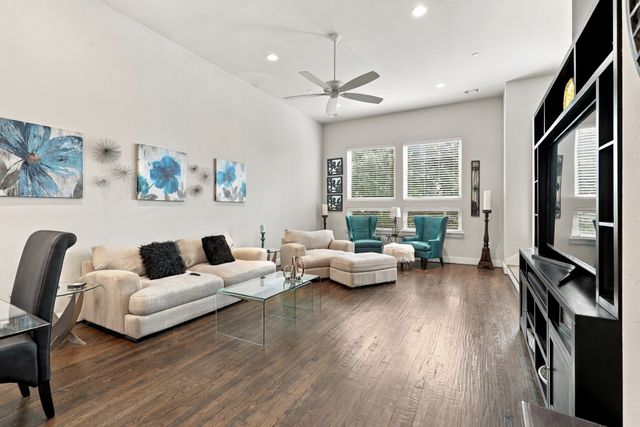 3816 Roseland Avenue D300, Dallas, TX 75204