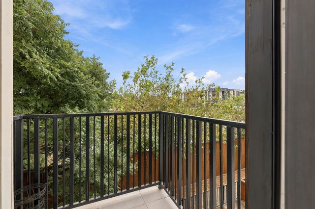 3816 Roseland Avenue D300, Dallas, TX 75204