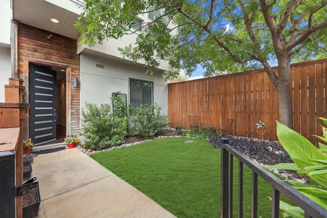 3816 Roseland Avenue D300, Dallas, TX 75204