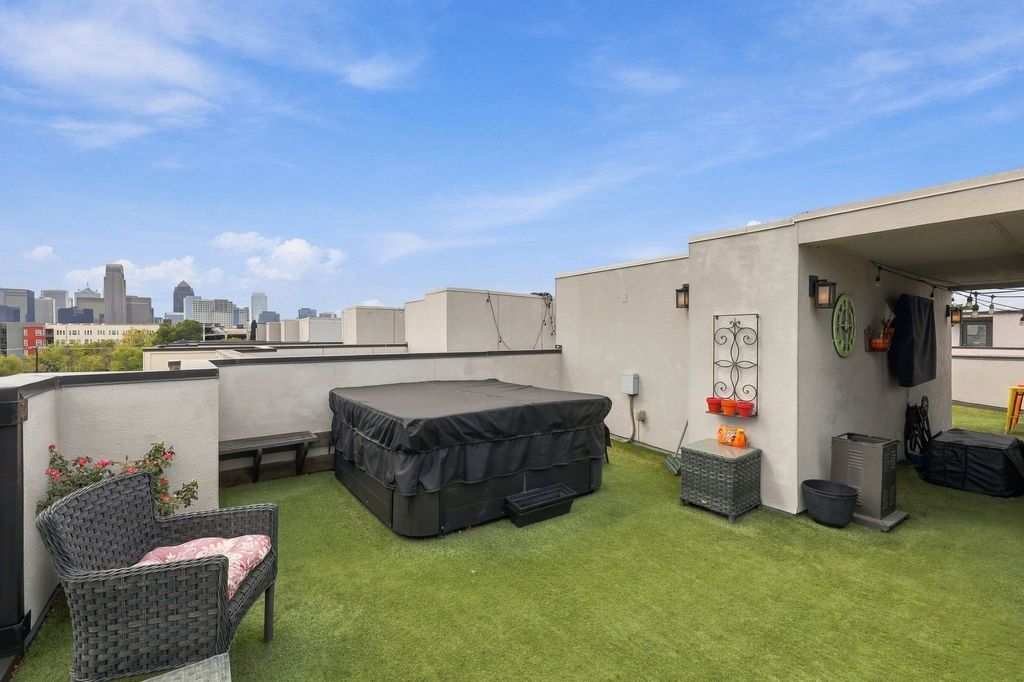 3816 Roseland Avenue D300, Dallas, TX 75204
