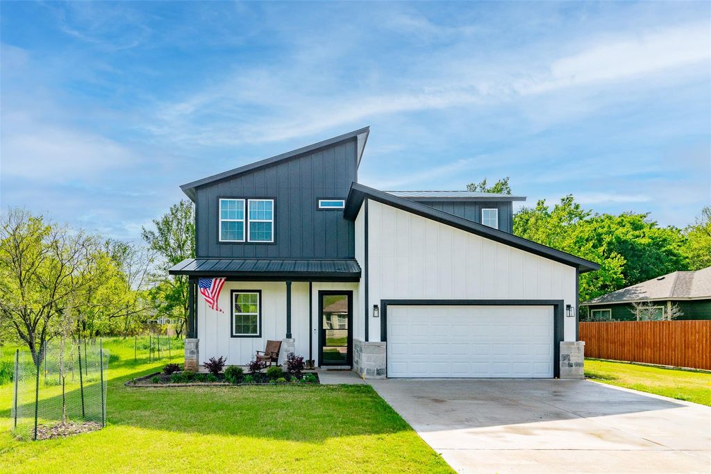 119 Kawainui LN, Bastrop, TX 78602