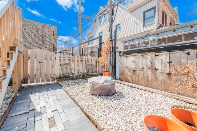 4054 N Western Avenue, Chicago, IL 60618