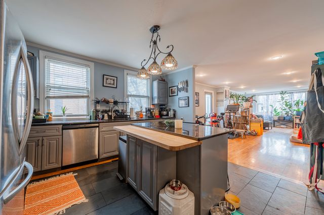 4054 N Western Avenue, Chicago, IL 60618