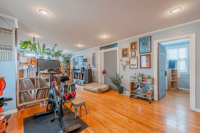 4054 N Western Avenue, Chicago, IL 60618