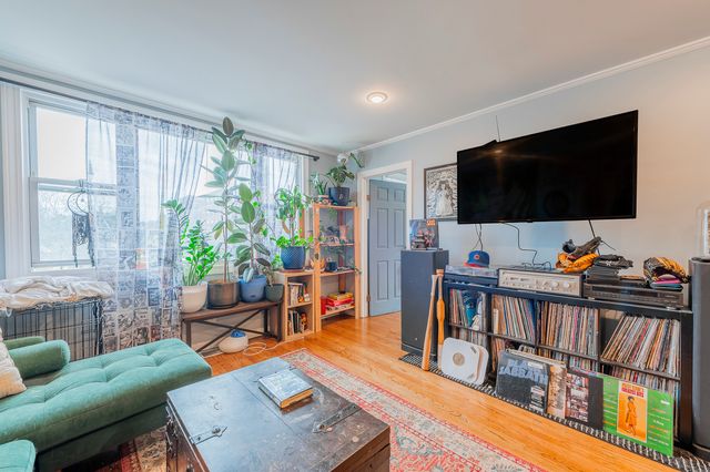 4054 N Western Avenue, Chicago, IL 60618