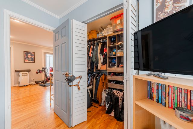 4054 N Western Avenue, Chicago, IL 60618