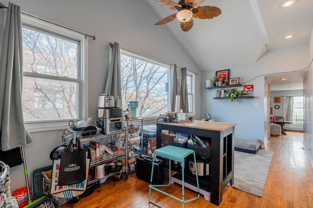 4054 N Western Avenue, Chicago, IL 60618
