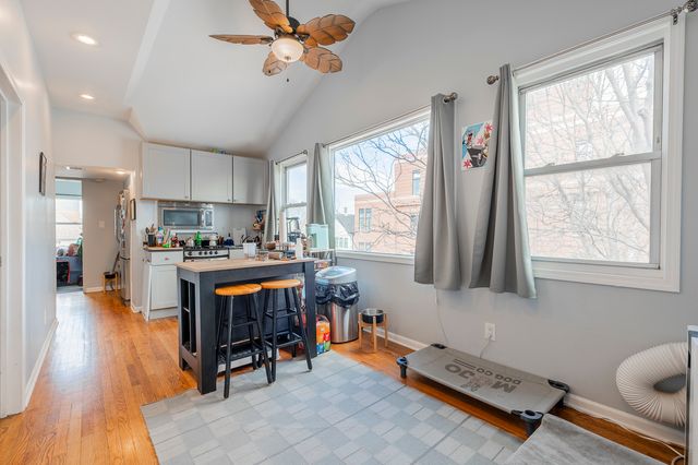 4054 N Western Avenue, Chicago, IL 60618