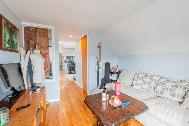 4054 N Western Avenue, Chicago, IL 60618