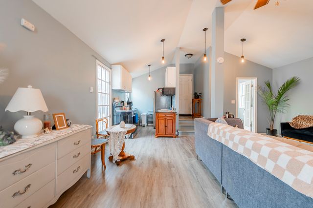 4054 N Western Avenue, Chicago, IL 60618
