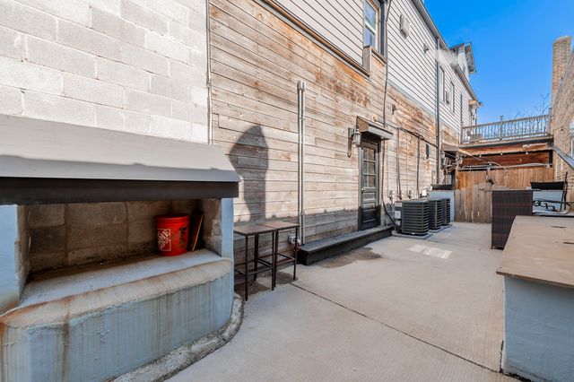 4054 N Western Avenue, Chicago, IL 60618