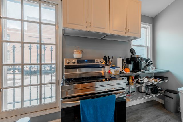 4054 N Western Avenue, Chicago, IL 60618