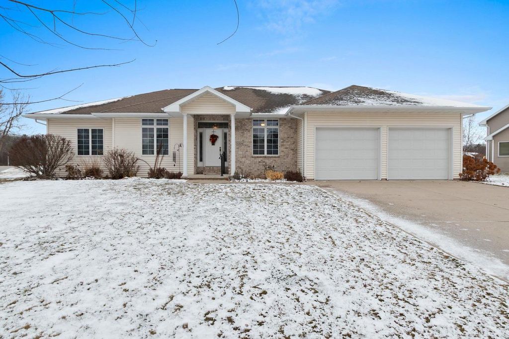 1226 TARA MARIE LANE, Green Bay, WI 54313