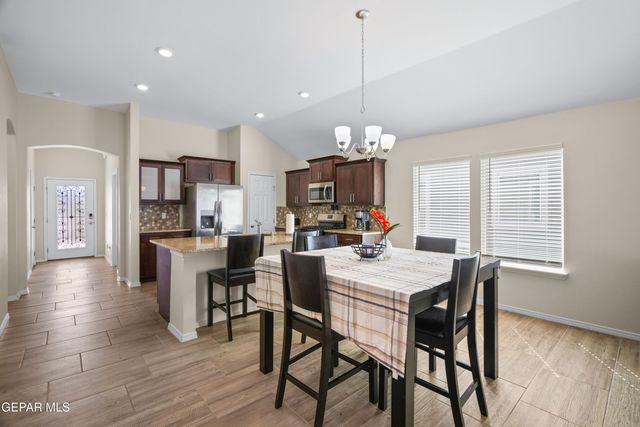 13833 sky harbor Avenue, Horizon City, TX 79928