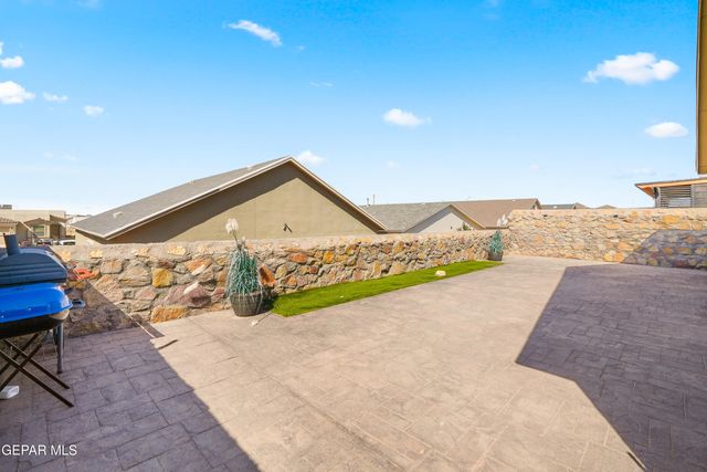 13833 sky harbor Avenue, Horizon City, TX 79928