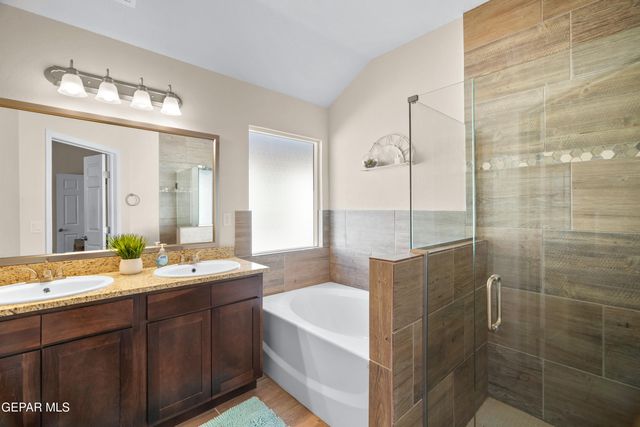 13833 sky harbor Avenue, Horizon City, TX 79928