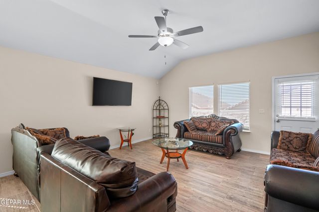 13833 sky harbor Avenue, Horizon City, TX 79928